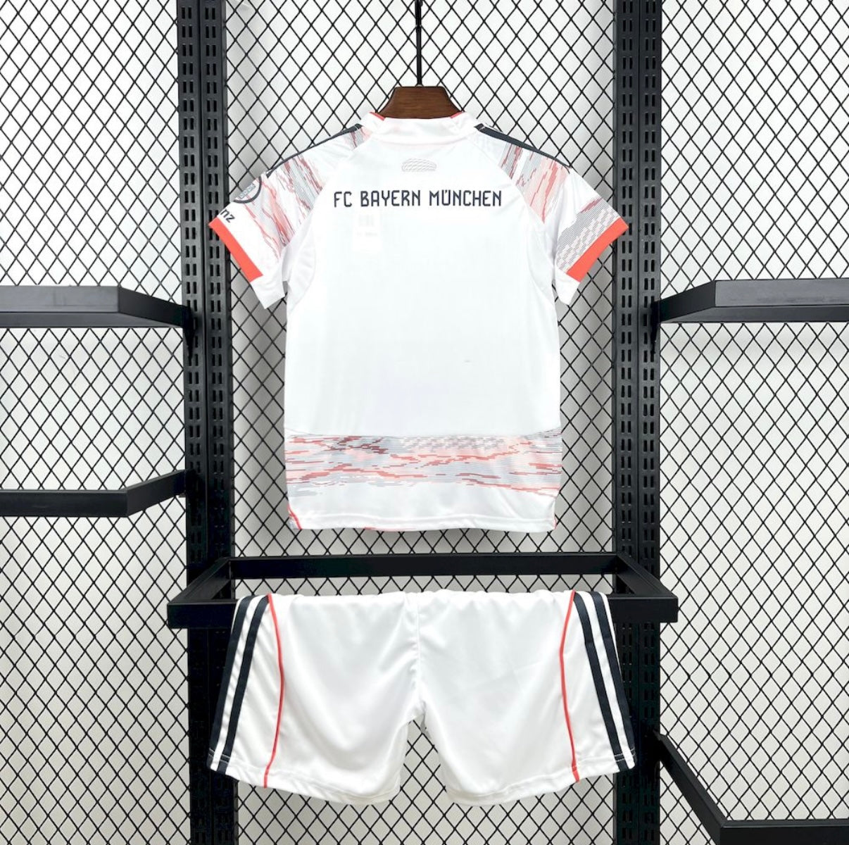 Kits Enfants FC Bayern 2025/26 Extérieur