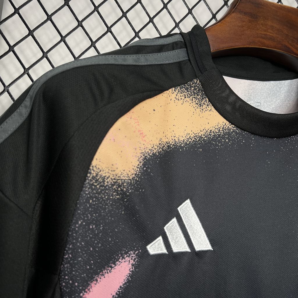 24-25 Leicester City Away