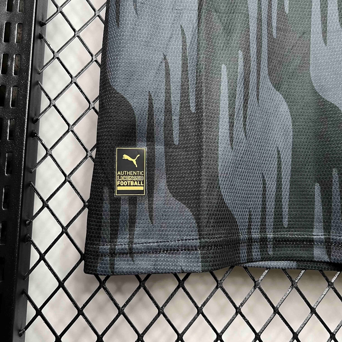 24-25 Eindhoven Training Black