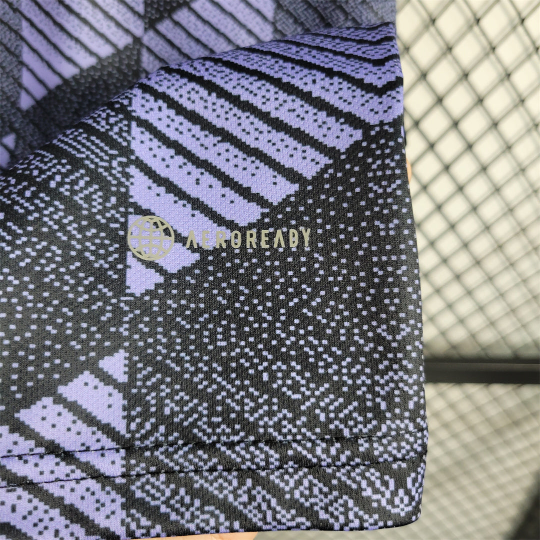 22-23 Lyon third away