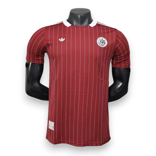 25-26 Ajax Casual Red Retro joueur