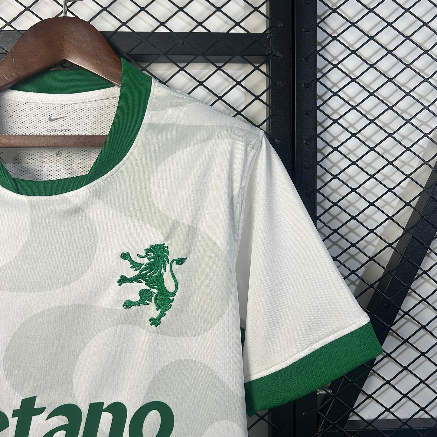 25-26 Sporting Lisbon Away