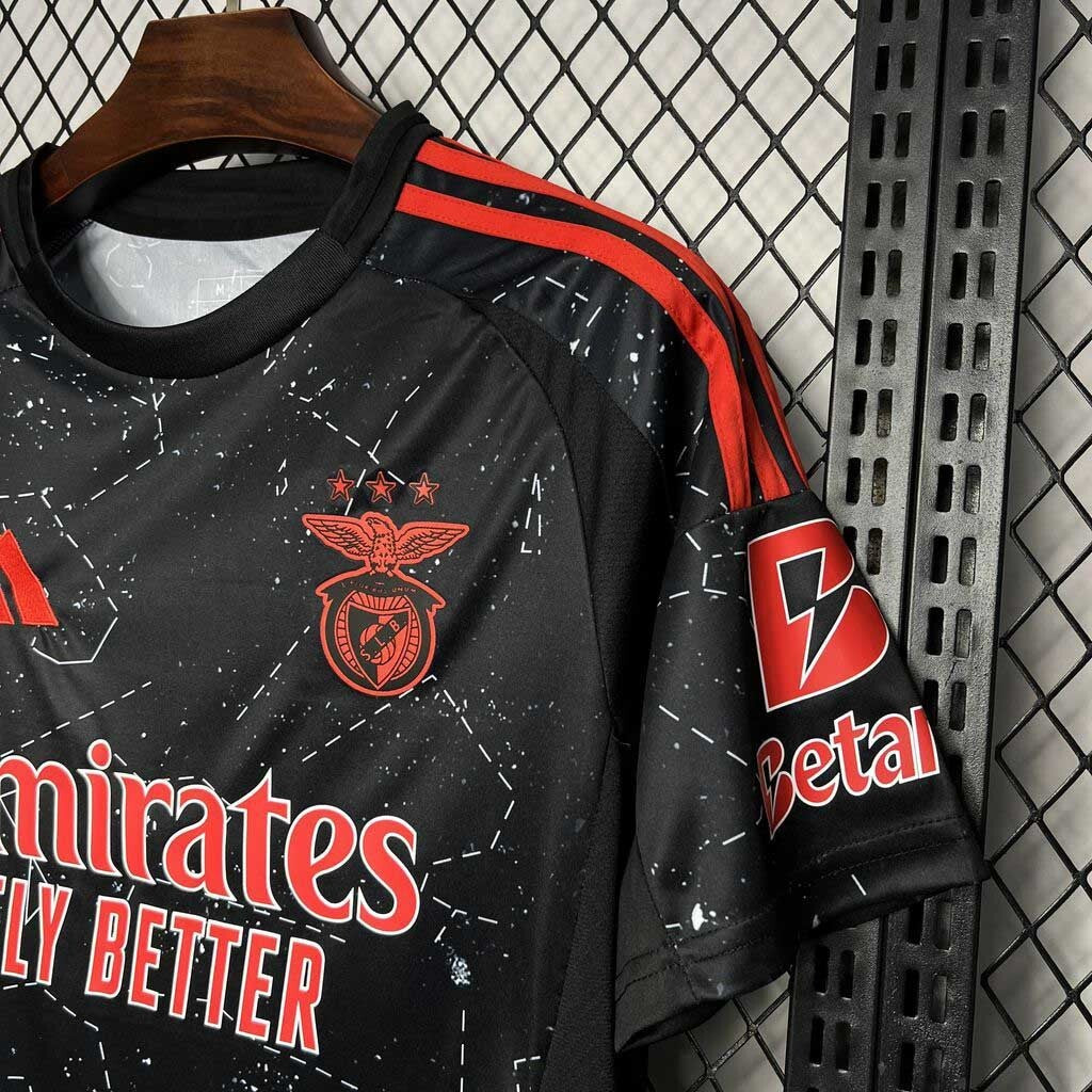 24-25 Benfica Away