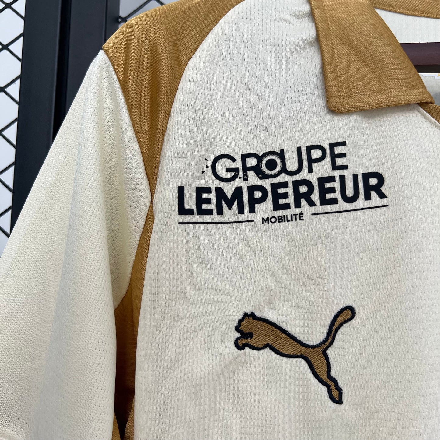 25-26 Lens Third Away