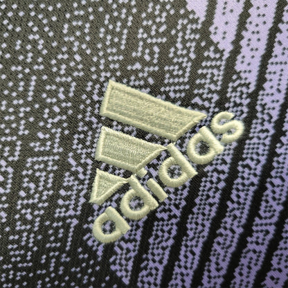 22-23 Lyon third away