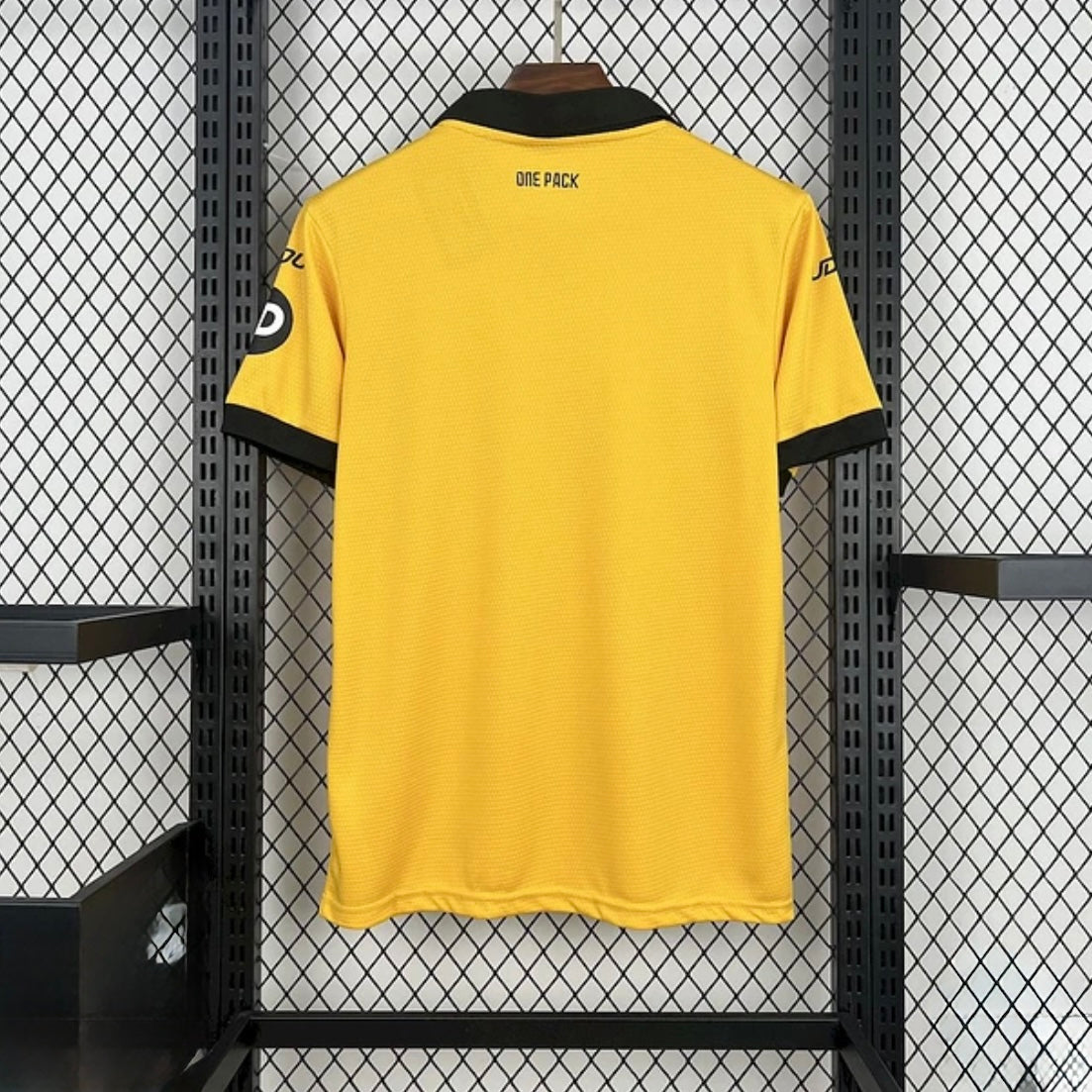 Wolverhampton 2025/26 Domicile