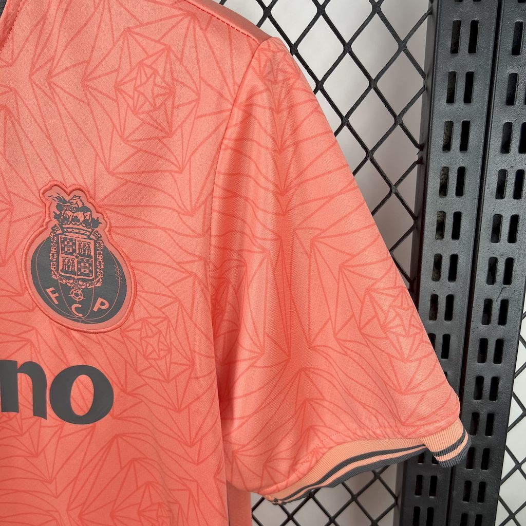 25-26 Porto Away