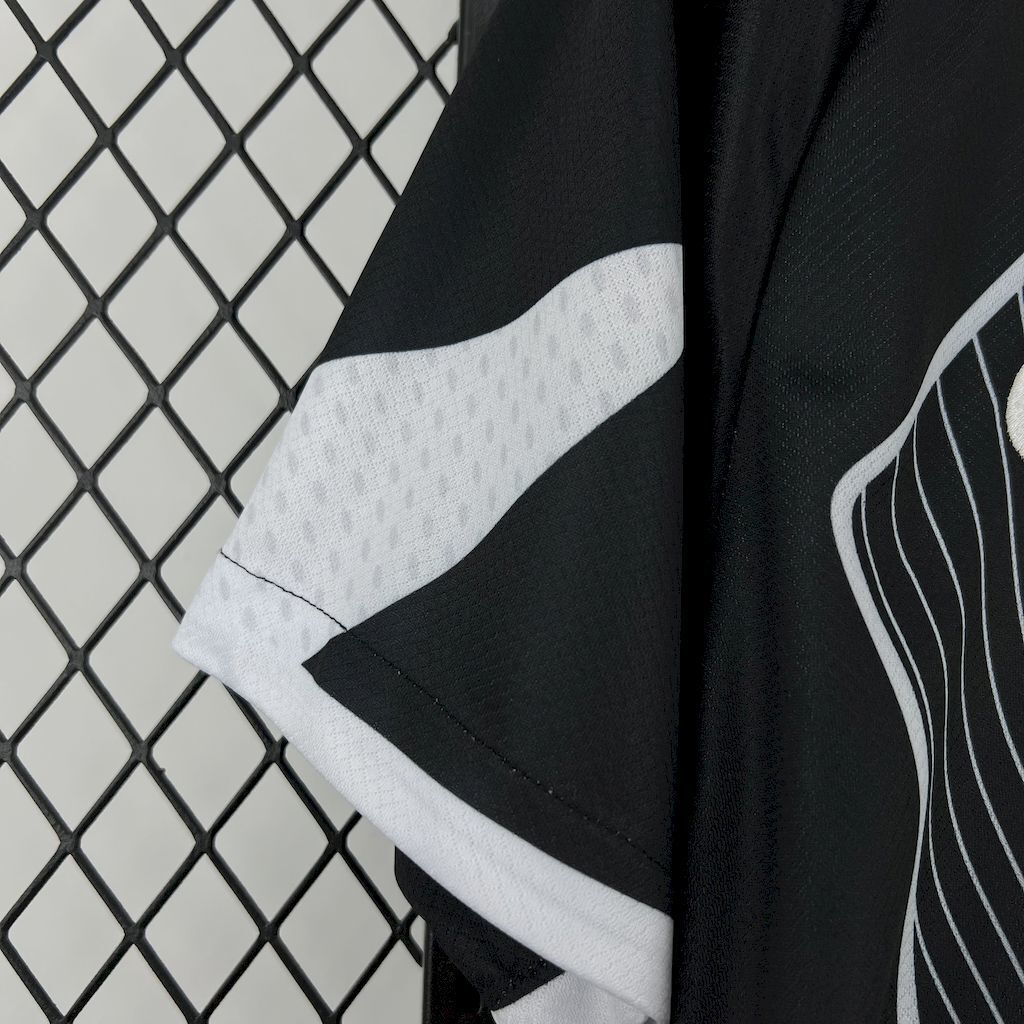 25-26 Barcelone Black Special